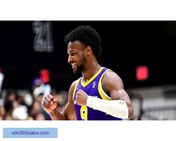 布朗尼背靠背连胜带领南湾湖人13战全胜 雷迪克称赞其努力表现